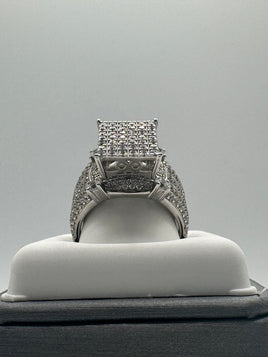 925 Silver Ring with CZs, Size 7