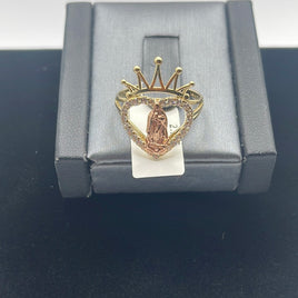 14 K Gold Ring A heart-shaped ring with Virgin Merry in the center surrounded by CZ stones 2.5 G